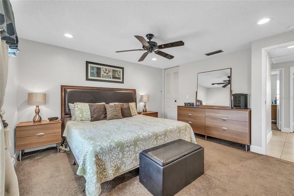 For Sale: $575,000 (4 beds, 3 baths, 1950 Square Feet)