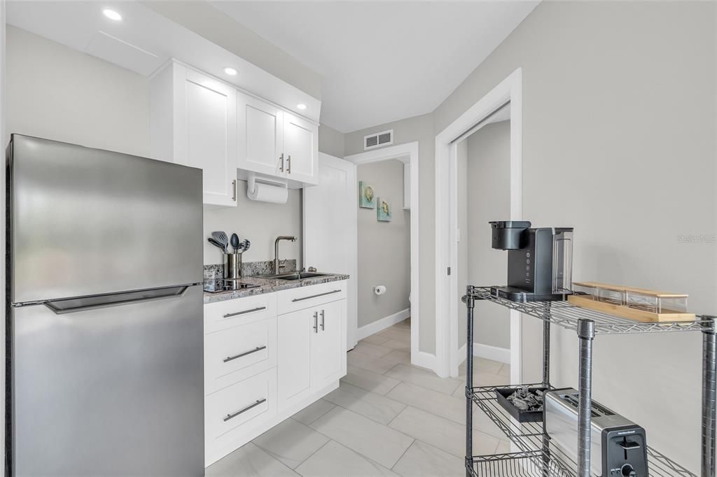 For Sale: $575,000 (4 beds, 3 baths, 1950 Square Feet)