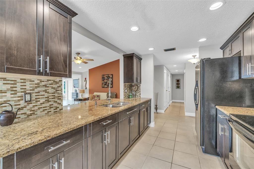 For Sale: $575,000 (4 beds, 3 baths, 1950 Square Feet)