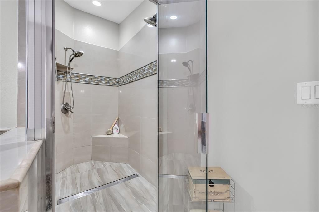 For Sale: $575,000 (4 beds, 3 baths, 1950 Square Feet)