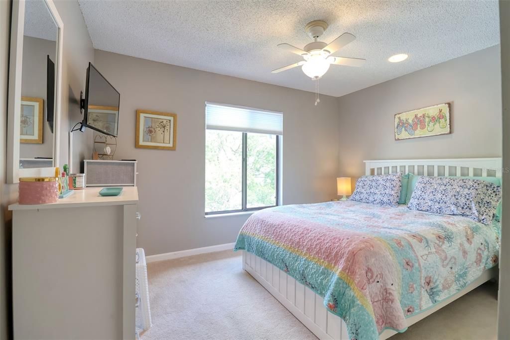 Active With Contract: $179,000 (2 beds, 2 baths, 1040 Square Feet)