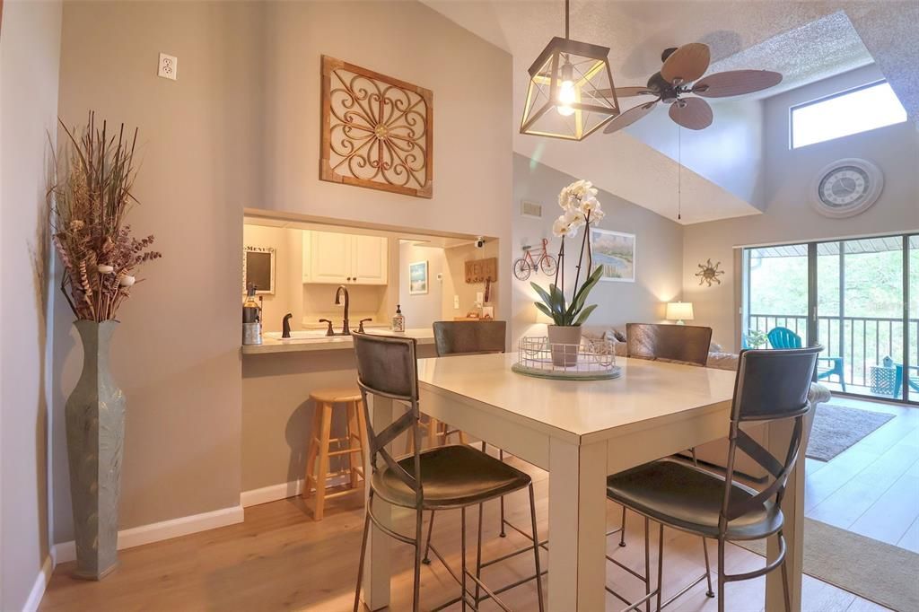 Active With Contract: $179,000 (2 beds, 2 baths, 1040 Square Feet)