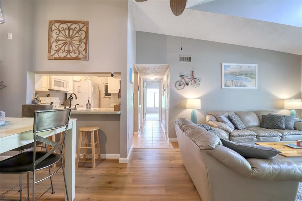 Active With Contract: $179,000 (2 beds, 2 baths, 1040 Square Feet)