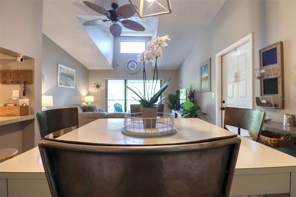 Active With Contract: $179,000 (2 beds, 2 baths, 1040 Square Feet)