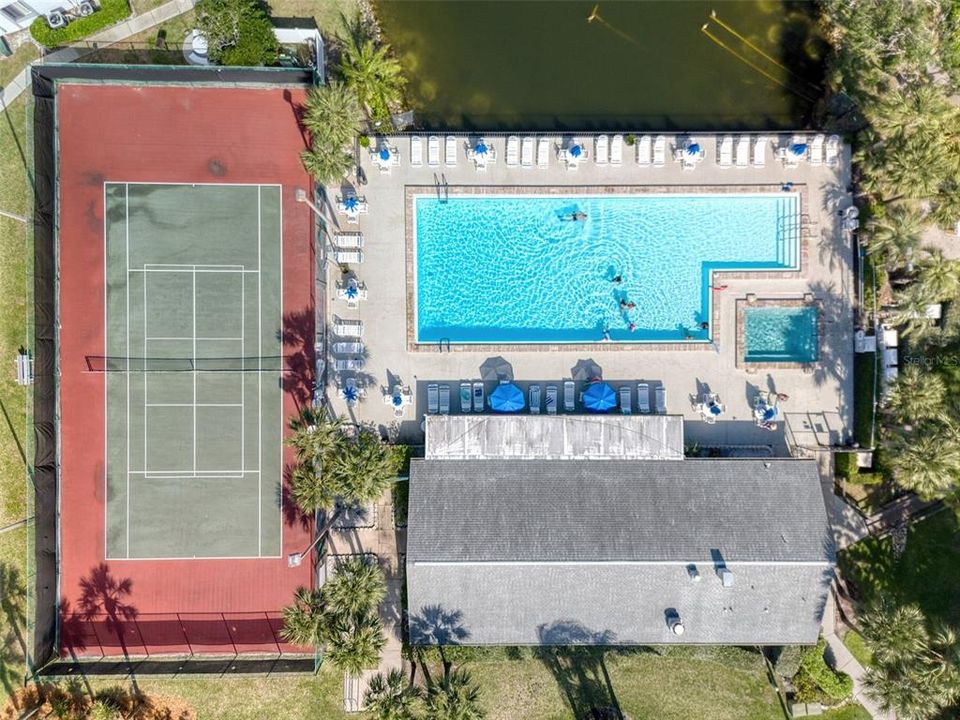 Active With Contract: $179,000 (2 beds, 2 baths, 1040 Square Feet)