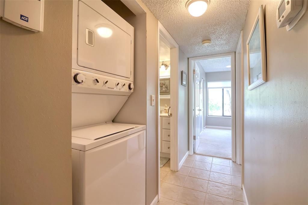 Active With Contract: $179,000 (2 beds, 2 baths, 1040 Square Feet)