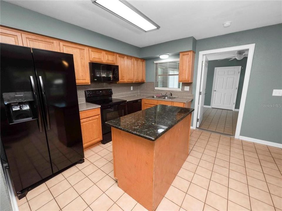 En Venta: $318,000 (3 camas, 2 baños, 1570 Pies cuadrados)