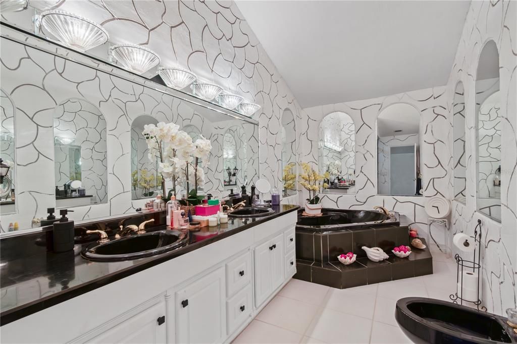 На продажу: $3,500,000 (5 спален, 5 ванн, 5472 Квадратных фут)