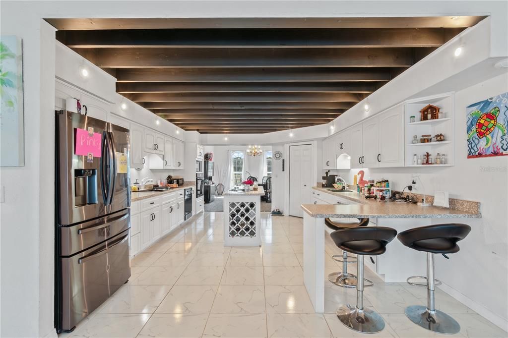 На продажу: $3,500,000 (5 спален, 5 ванн, 5472 Квадратных фут)