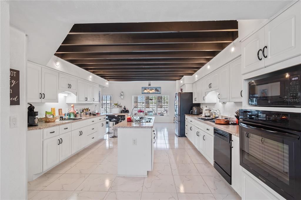 На продажу: $3,500,000 (5 спален, 5 ванн, 5472 Квадратных фут)