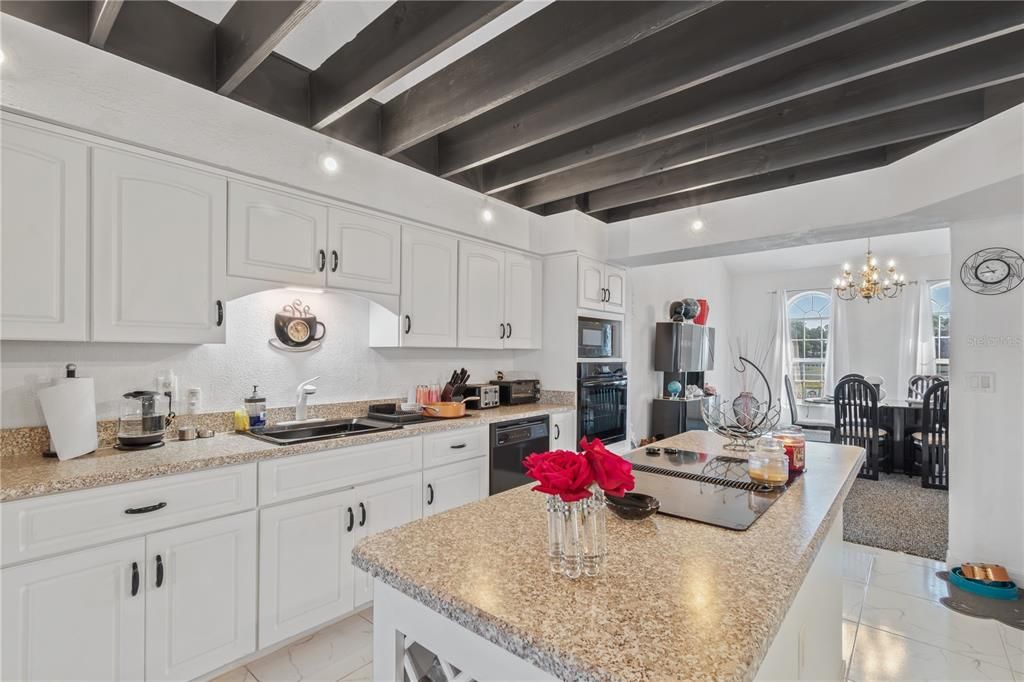 На продажу: $3,500,000 (5 спален, 5 ванн, 5472 Квадратных фут)