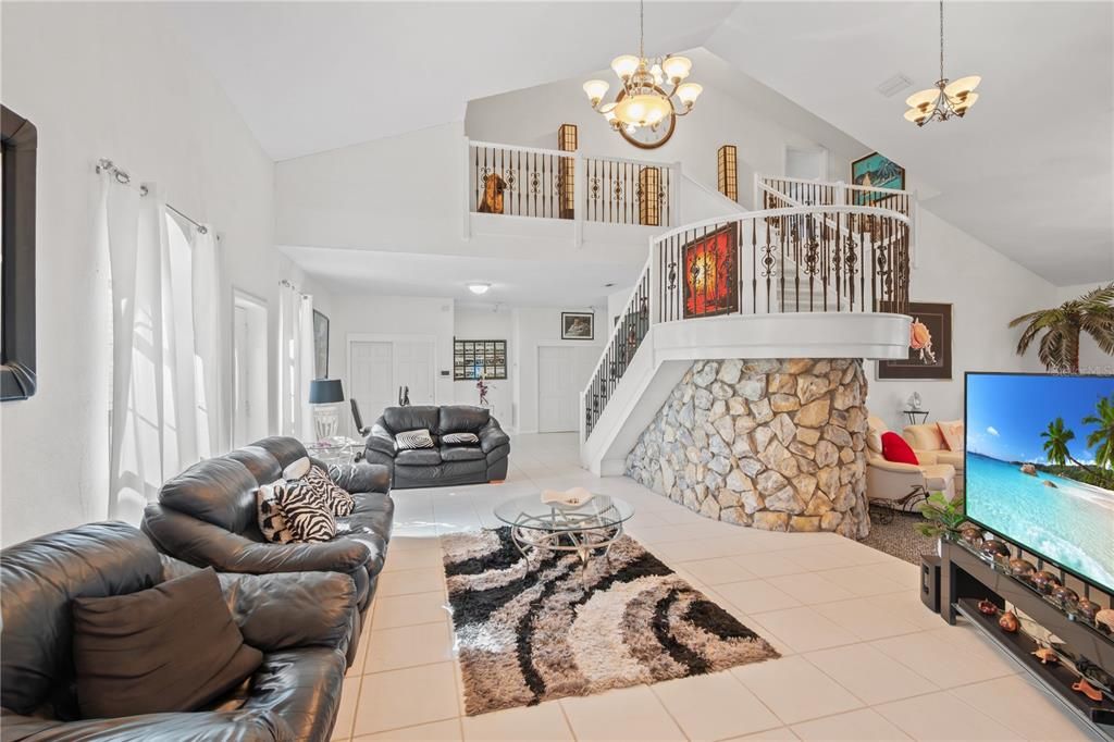 На продажу: $3,500,000 (5 спален, 5 ванн, 5472 Квадратных фут)