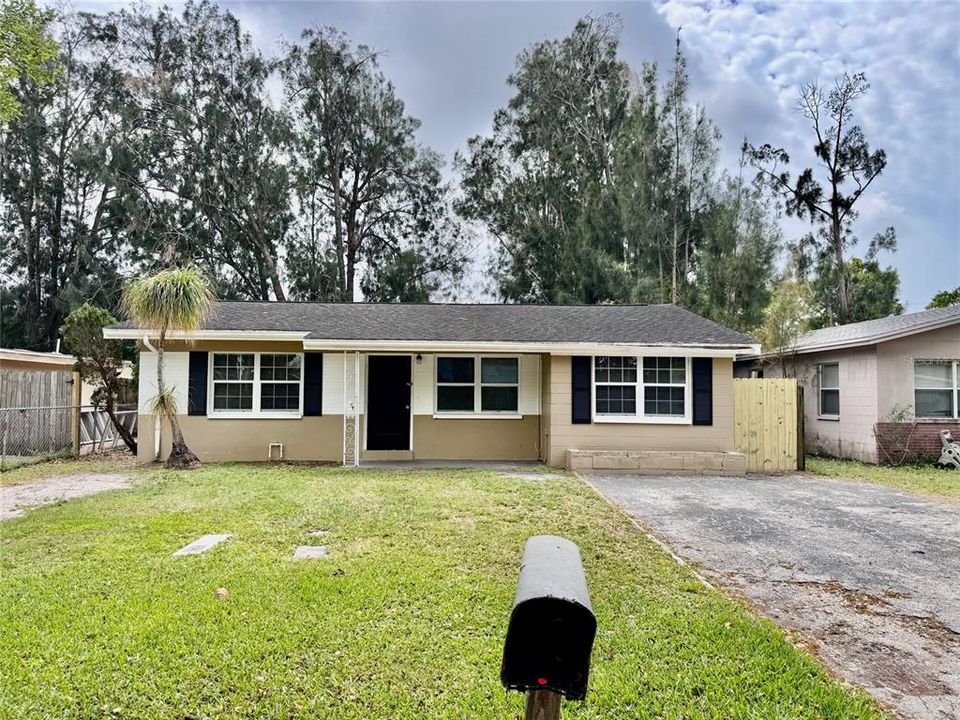 Recently Rented: $2,000 (3 beds, 2 baths, 1158 Square Feet)