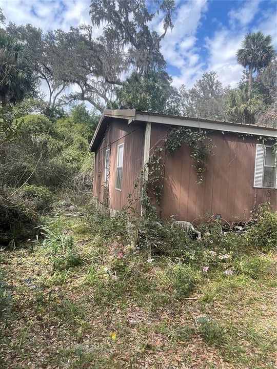 For Sale: $109,000 (3 beds, 2 baths, 1080 Square Feet)