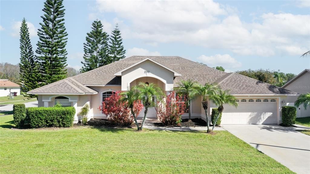 最近售出: $444,900 (4 贝兹, 2 浴室, 2112 平方英尺)