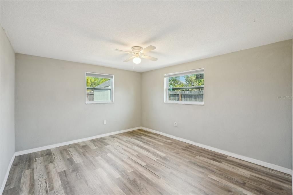 待售: $297,000 (3 贝兹, 2 浴室, 1302 平方英尺)