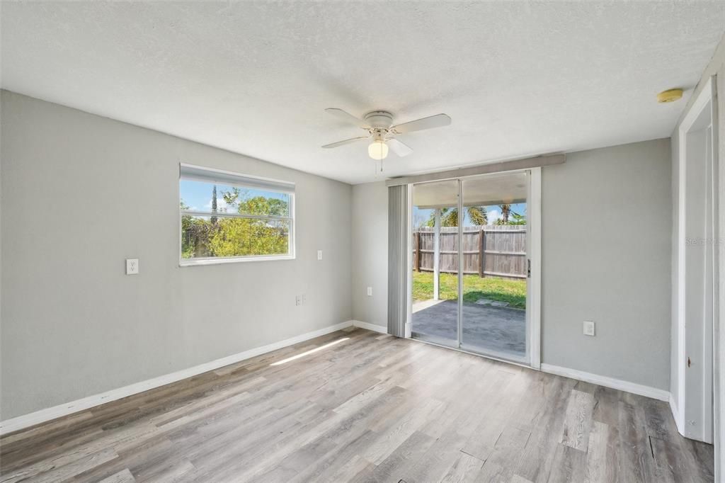 待售: $297,000 (3 贝兹, 2 浴室, 1302 平方英尺)