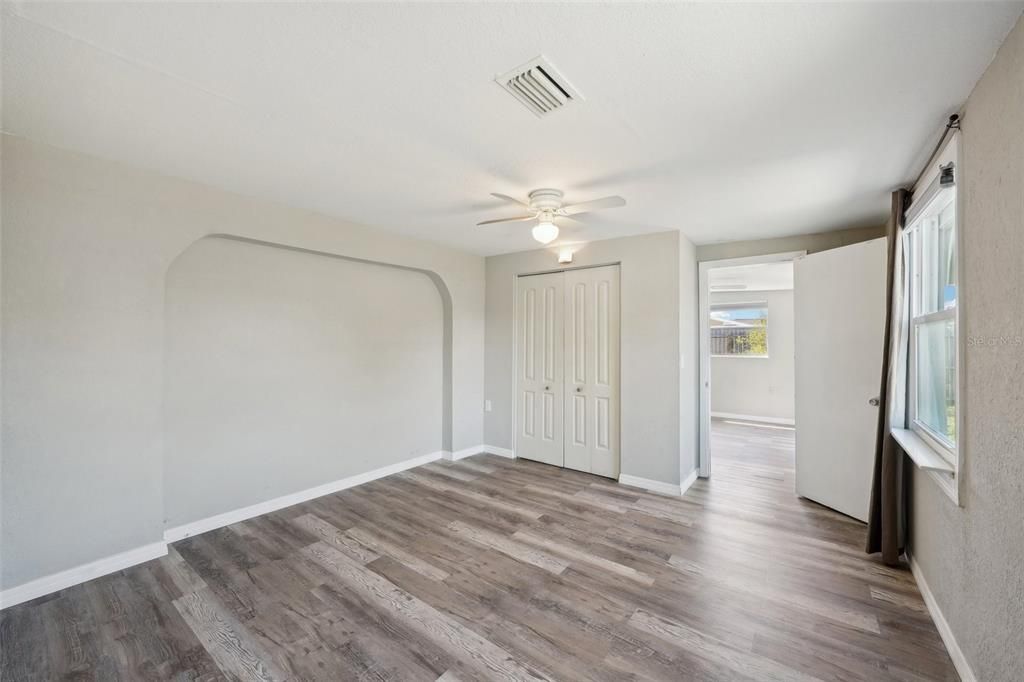 待售: $297,000 (3 贝兹, 2 浴室, 1302 平方英尺)