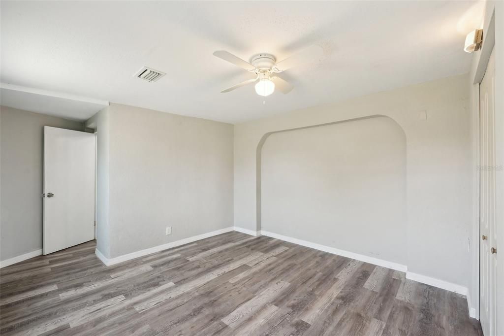 待售: $297,000 (3 贝兹, 2 浴室, 1302 平方英尺)