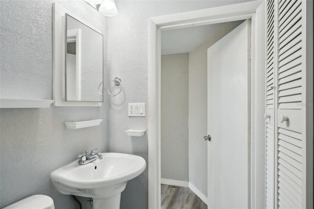 待售: $297,000 (3 贝兹, 2 浴室, 1302 平方英尺)