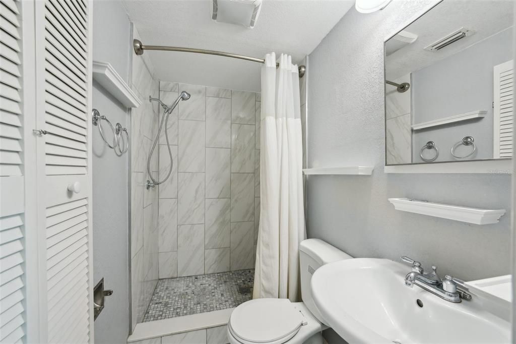 待售: $297,000 (3 贝兹, 2 浴室, 1302 平方英尺)