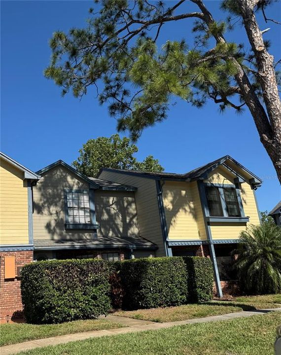 Recently Sold: $230,000 (2 beds, 2 baths, 1223 Square Feet)