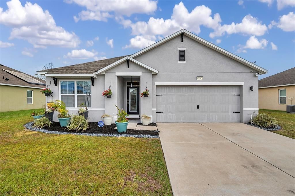 Recently Sold: $305,000 (3 beds, 2 baths, 1711 Square Feet)