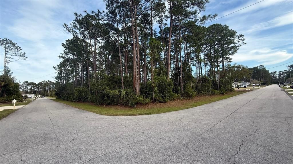 最近售出: $76,900 (0.38 acres)