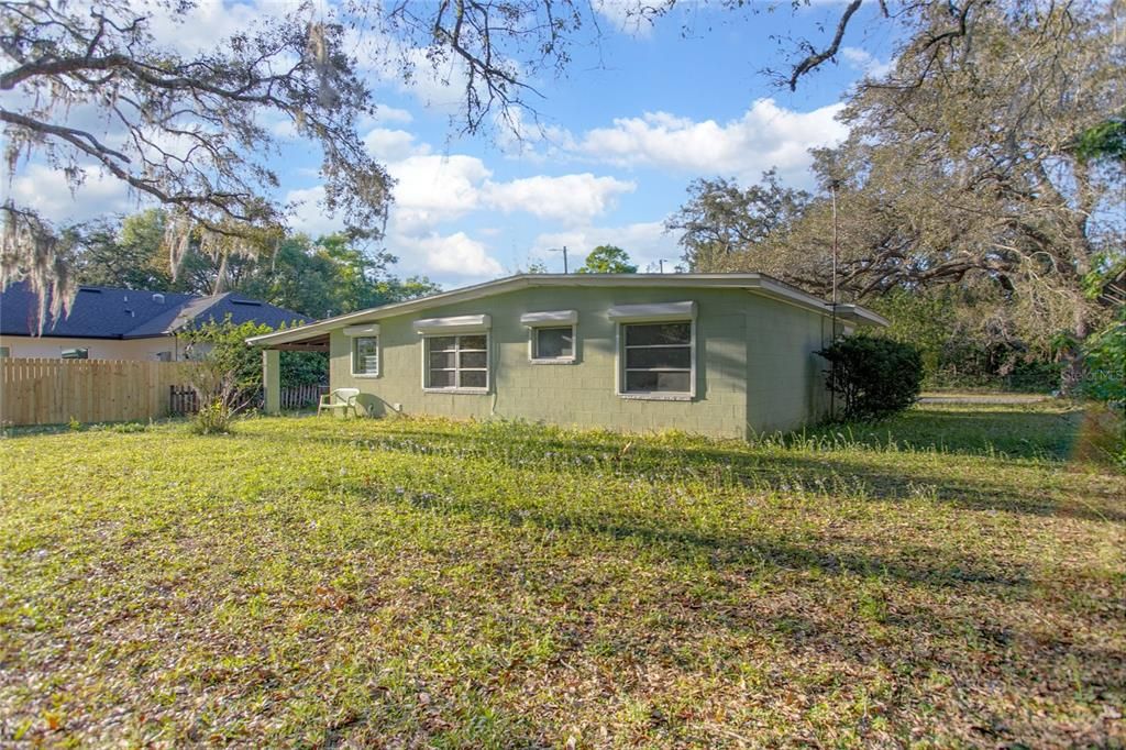 На продажу: $220,000 (2 спален, 1 ванн, 837 Квадратных фут)