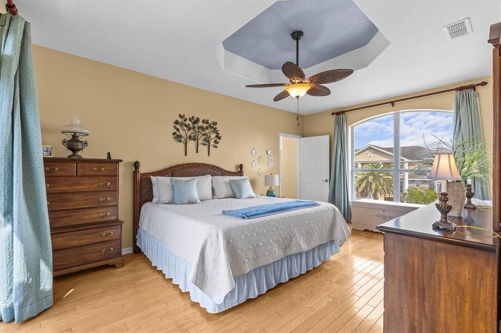 На продажу: $799,900 (3 спален, 2 ванн, 2390 Квадратных фут)