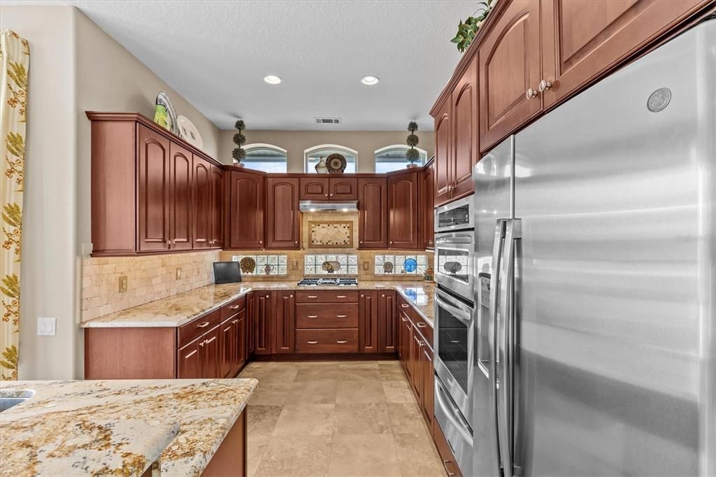 На продажу: $799,900 (3 спален, 2 ванн, 2390 Квадратных фут)