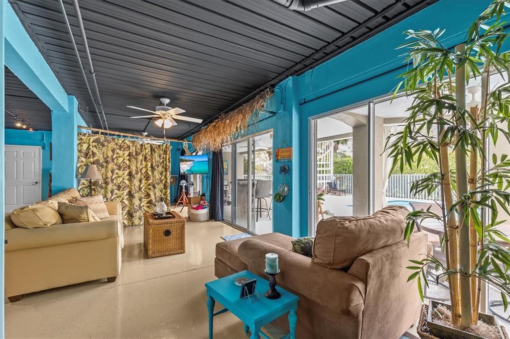 На продажу: $799,900 (3 спален, 2 ванн, 2390 Квадратных фут)