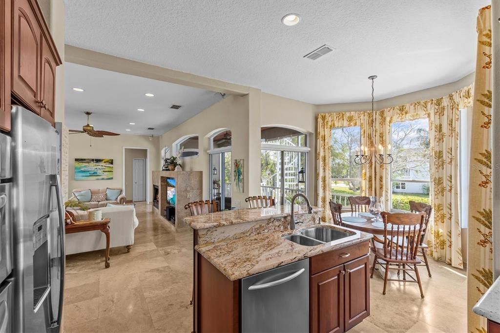 На продажу: $799,900 (3 спален, 2 ванн, 2390 Квадратных фут)