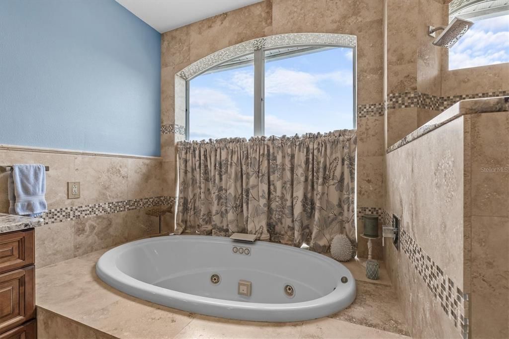 На продажу: $799,900 (3 спален, 2 ванн, 2390 Квадратных фут)