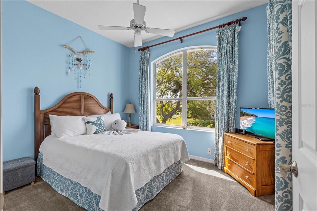 На продажу: $799,900 (3 спален, 2 ванн, 2390 Квадратных фут)