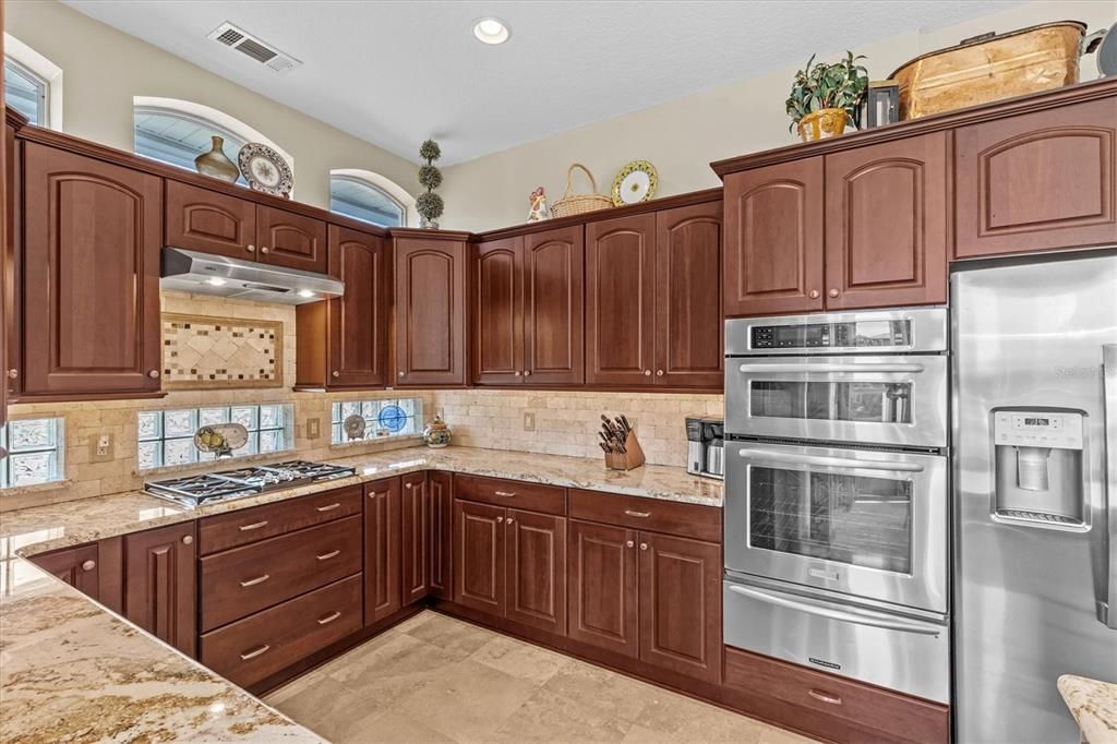 На продажу: $799,900 (3 спален, 2 ванн, 2390 Квадратных фут)