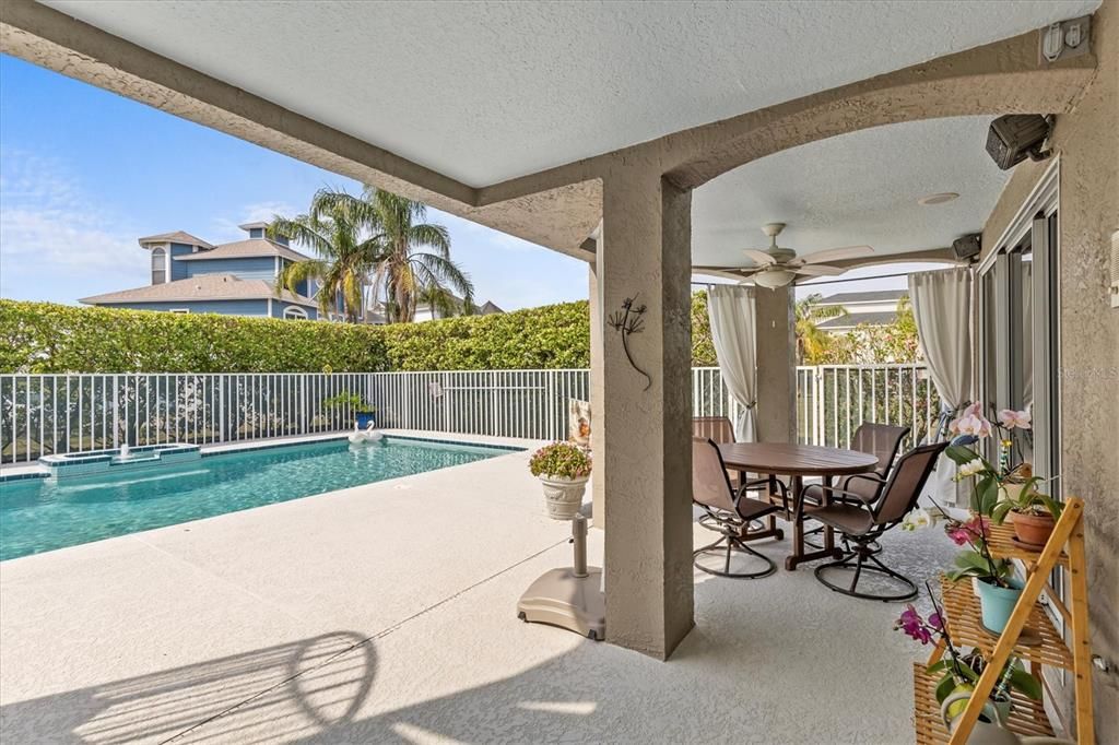 На продажу: $799,900 (3 спален, 2 ванн, 2390 Квадратных фут)