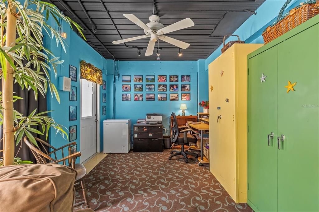 На продажу: $799,900 (3 спален, 2 ванн, 2390 Квадратных фут)