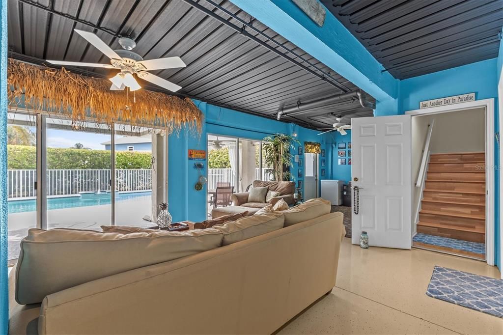 На продажу: $799,900 (3 спален, 2 ванн, 2390 Квадратных фут)