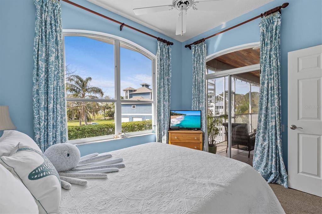 На продажу: $799,900 (3 спален, 2 ванн, 2390 Квадратных фут)