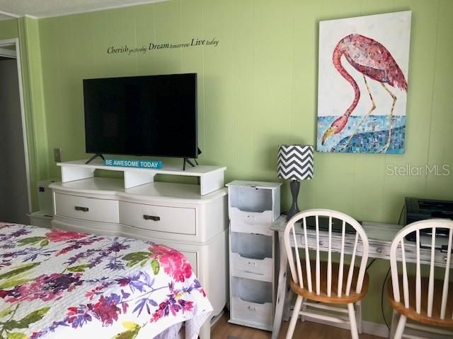 Active With Contract: $187,000 (2 beds, 2 baths, 1112 Square Feet)