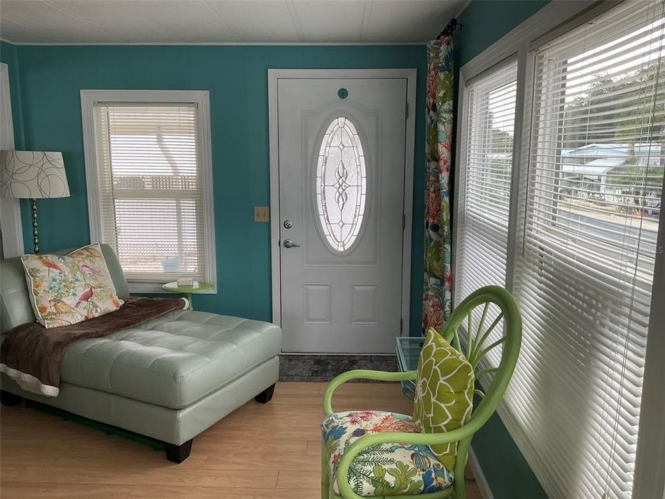 Active With Contract: $187,000 (2 beds, 2 baths, 1112 Square Feet)