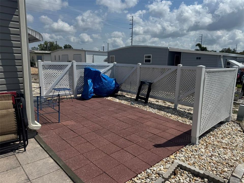 Active With Contract: $187,000 (2 beds, 2 baths, 1112 Square Feet)