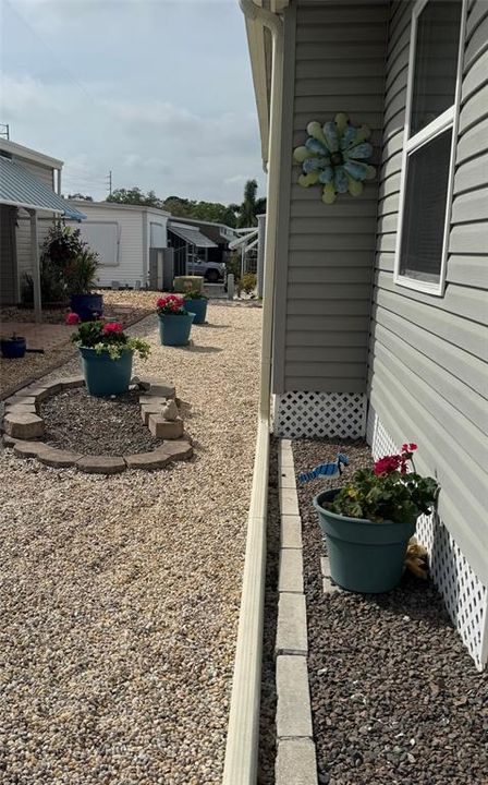 Active With Contract: $187,000 (2 beds, 2 baths, 1112 Square Feet)