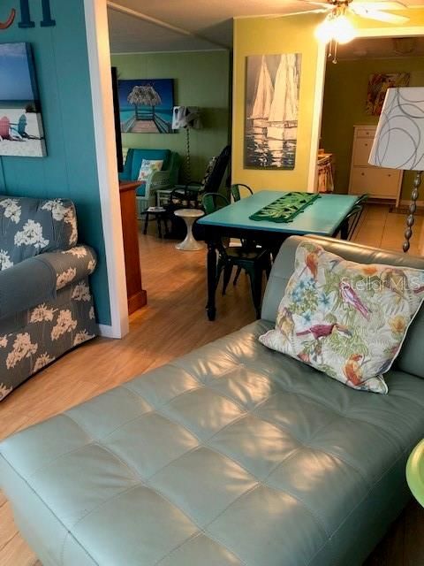 Active With Contract: $187,000 (2 beds, 2 baths, 1112 Square Feet)