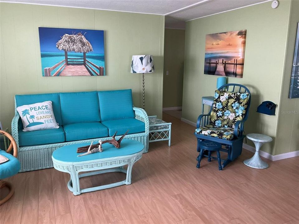 Active With Contract: $187,000 (2 beds, 2 baths, 1112 Square Feet)