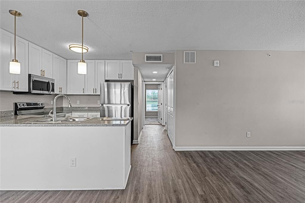 For Rent: $1,699 (2 beds, 2 baths, 1120 Square Feet)