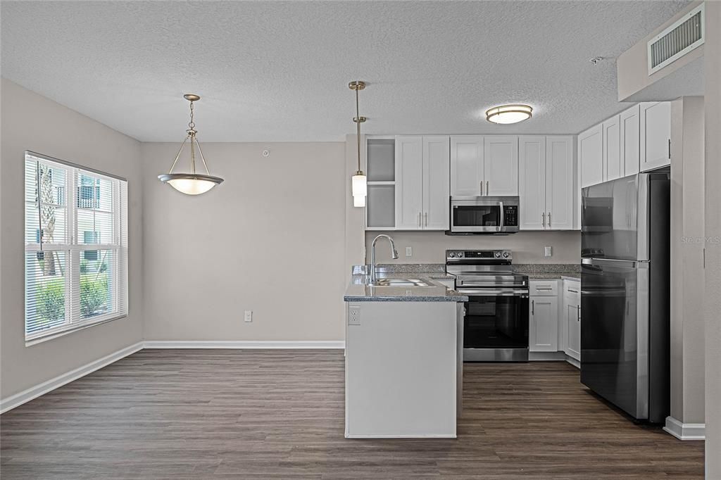 For Rent: $1,699 (2 beds, 2 baths, 1120 Square Feet)