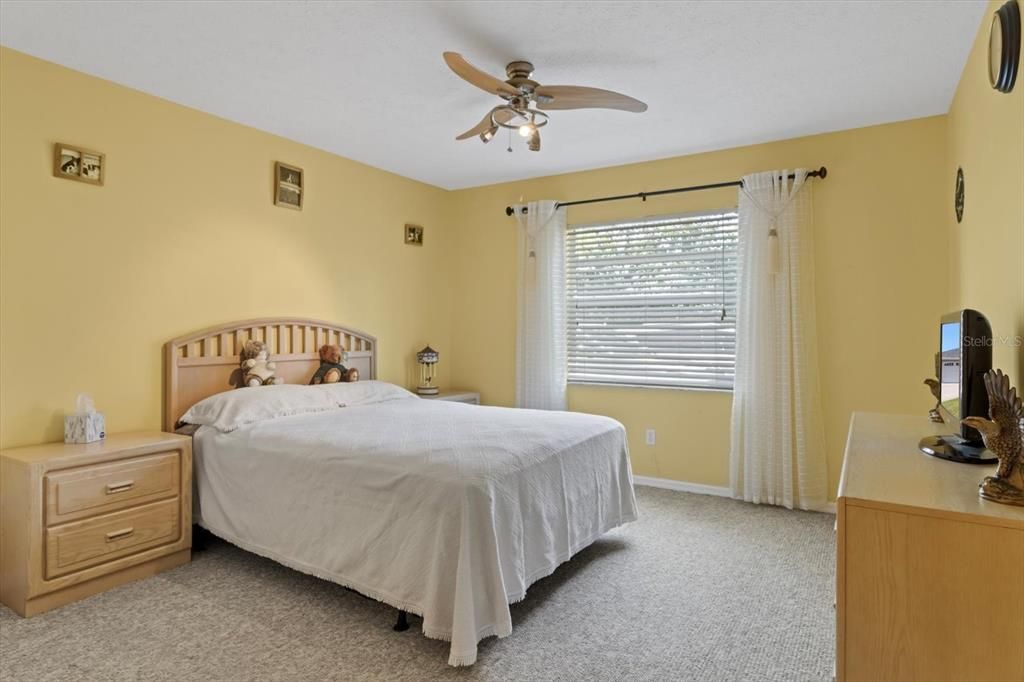 For Sale: $430,000 (3 beds, 2 baths, 1898 Square Feet)