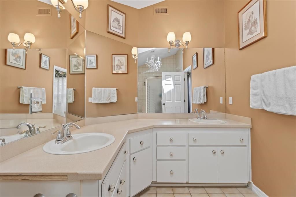 For Sale: $430,000 (3 beds, 2 baths, 1898 Square Feet)